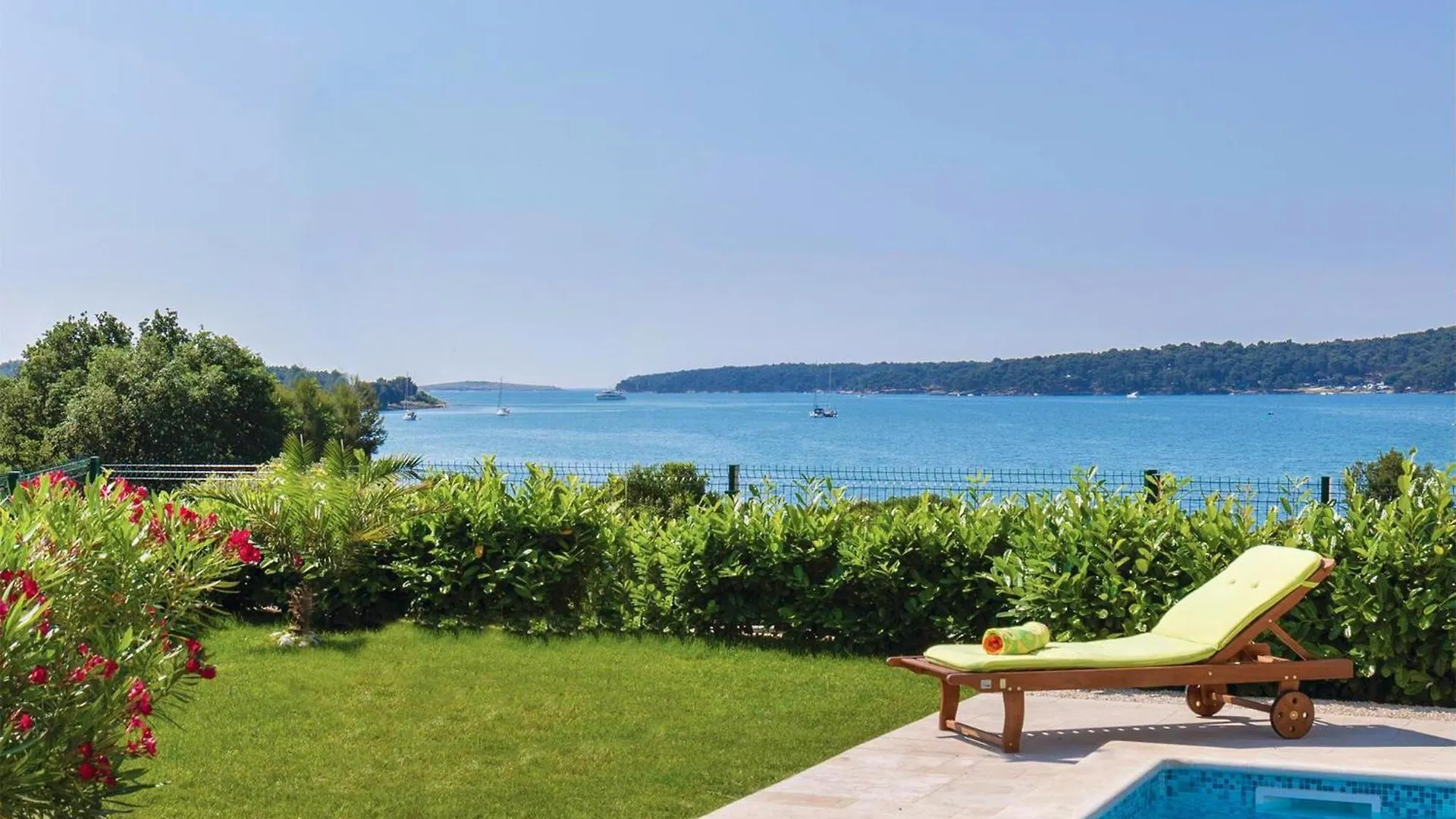 Villa Tesa In Medulin With Sea View Pomer