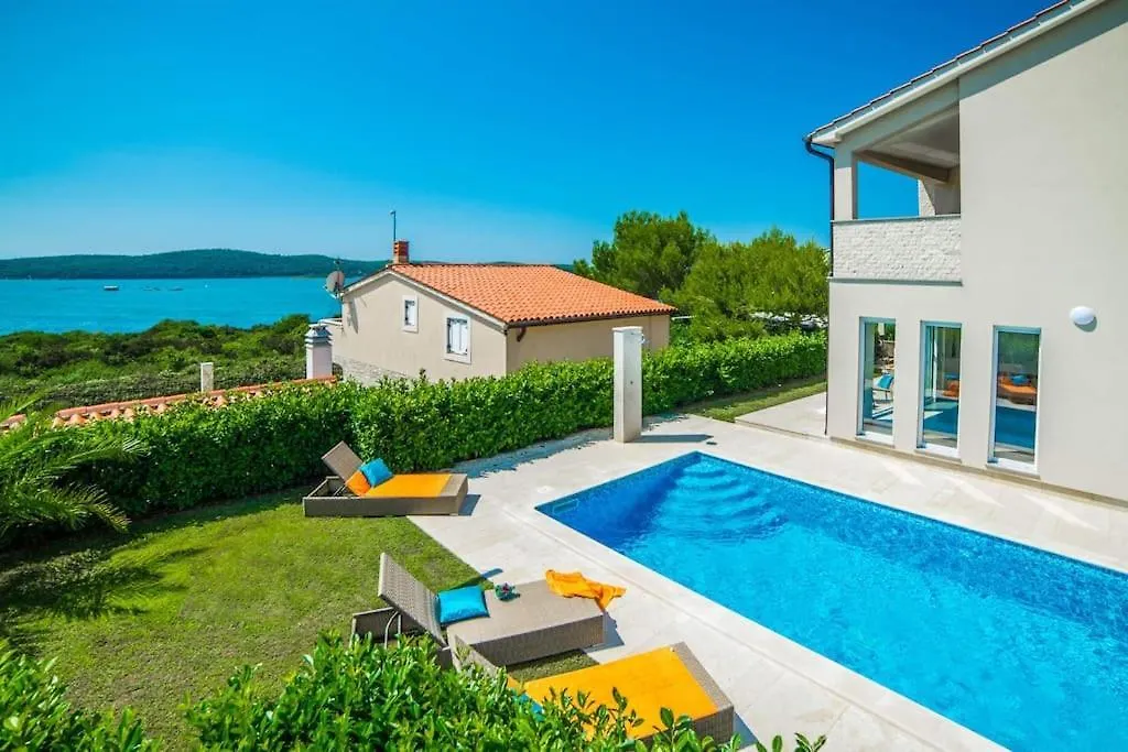 Villa Tesa In Medulin With Sea View Pomer